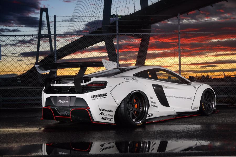  McLaren 650S in White by Liberty Walk 2016 года  (фото 5 из 8)